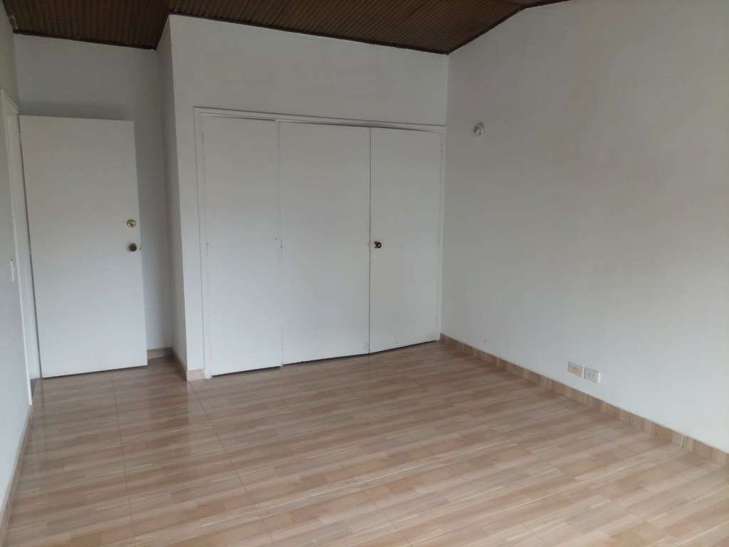 Casa en venta en Normandia Occidental, Bogotá · foto 5 de 24