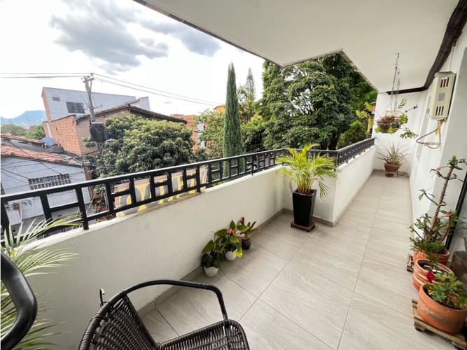 Casa de 4 alcobas en venta en Los Naranjos, Envigado, 155 m² · foto 3 de 24