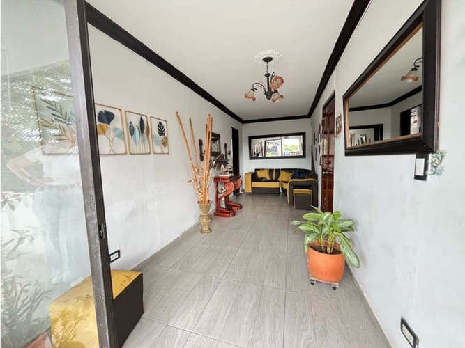 Casa de 4 alcobas en venta en Los Naranjos, Envigado, 155 m² · foto 5 de 24