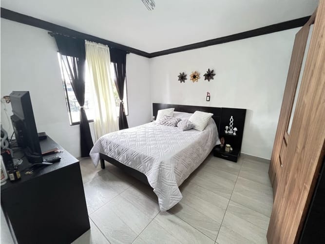 Casa de 4 alcobas en venta en Los Naranjos, Envigado, 155 m² · foto 16 de 24