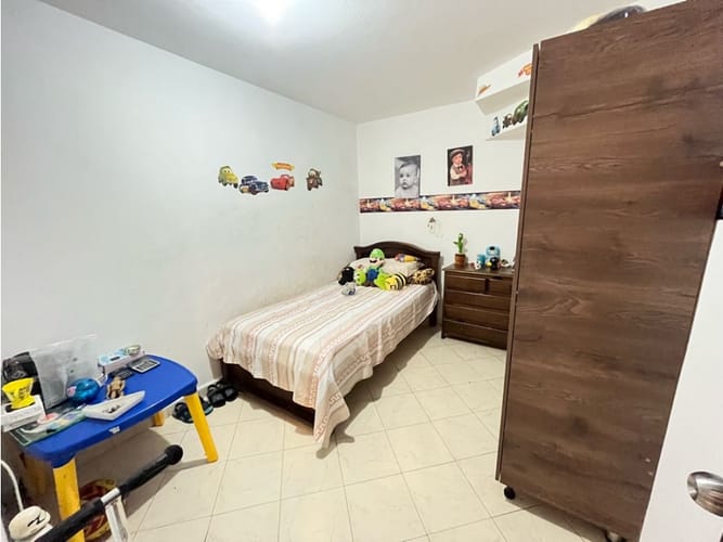 Casa de 4 alcobas en venta en Los Naranjos, Envigado, 155 m² · foto 23 de 24