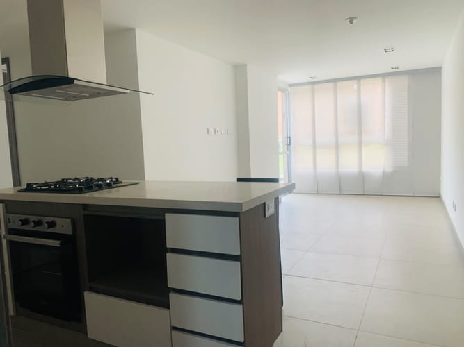 Apartamento de 2 alcobas en arriendo en Otraparte, Envigado, 75 m² · foto 2 de 10