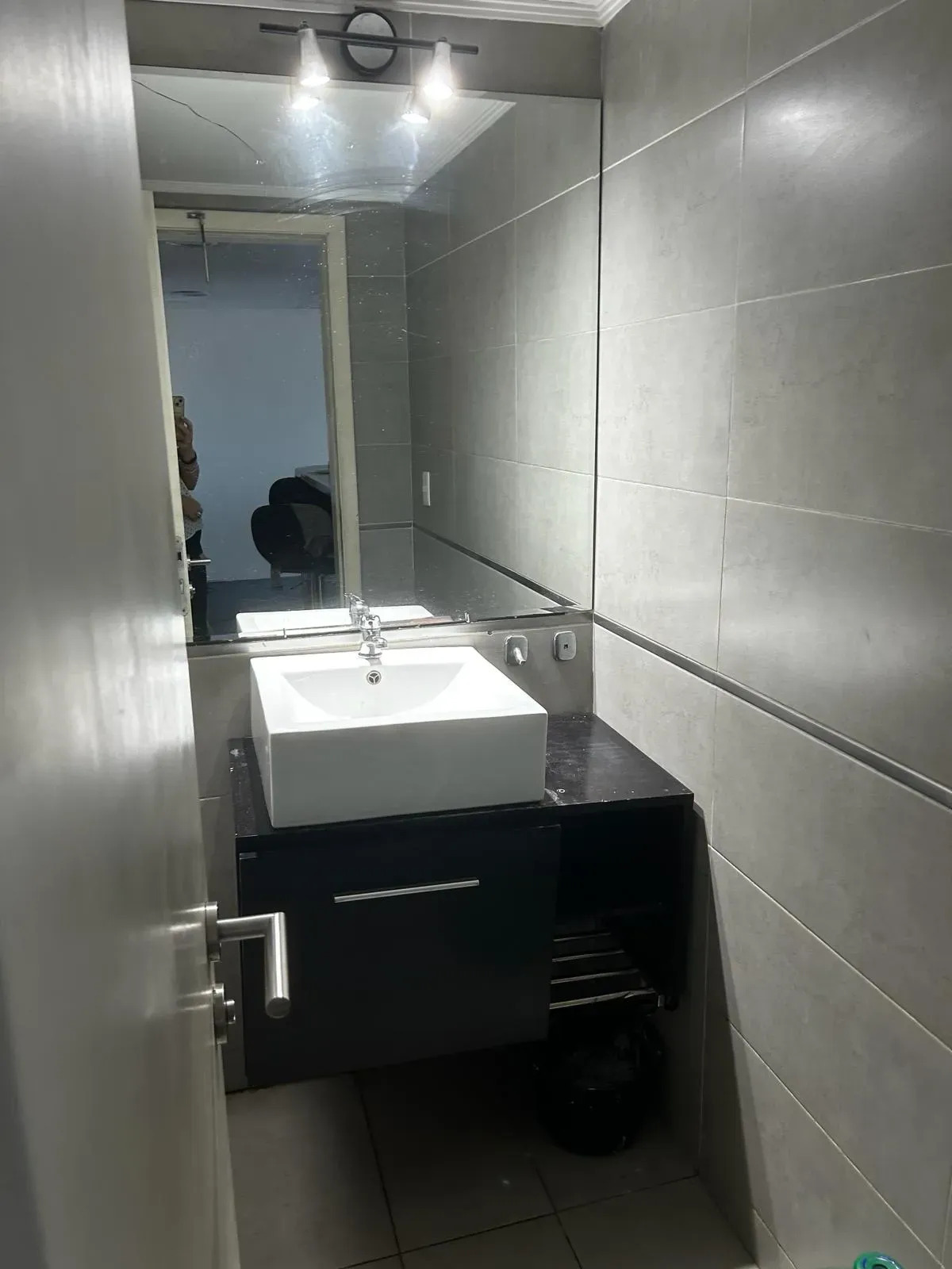 Alquiler Oficina Con Amenities En Imperium Building, Ciudad Vieja · Foto 10