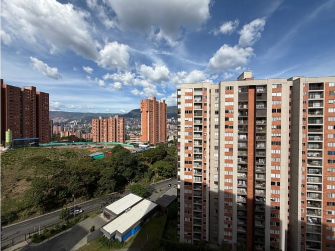 Apartamento en venta en El Guayabo, Itagüí · foto 5 de 18