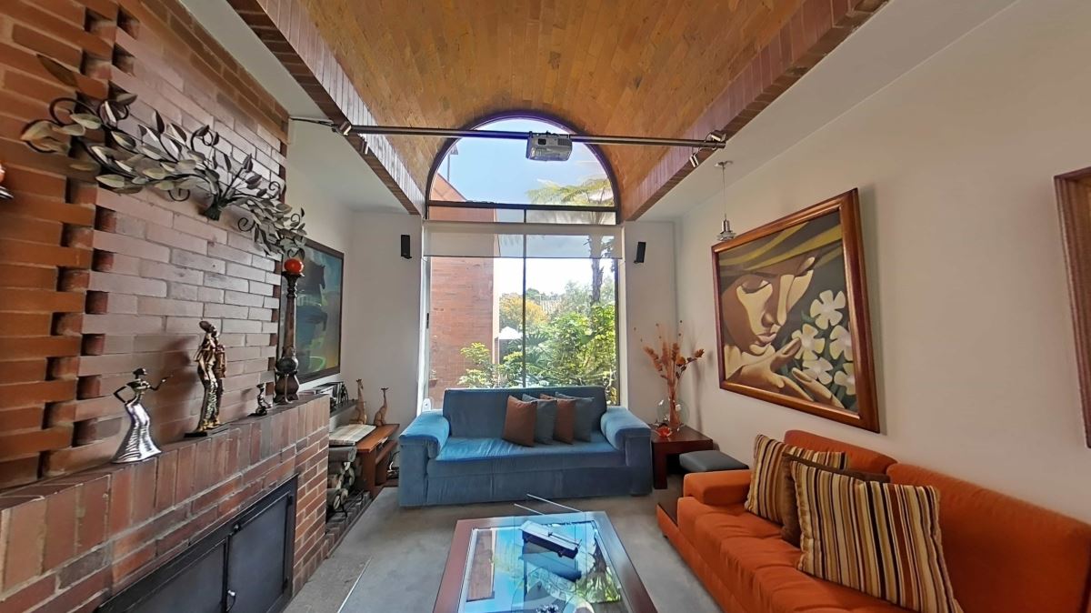 Casa en venta en Cerros De Suba, Bogotá · foto 2 de 20