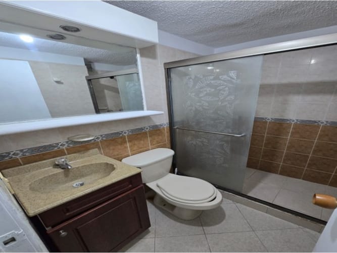 Casa de 3 alcobas en venta en Las Cometas, Envigado, 65 m² · foto 11 de 16