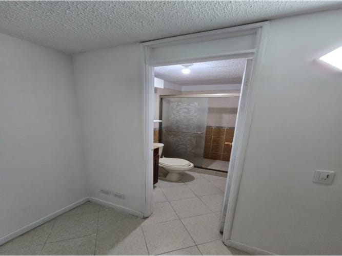 Casa de 3 alcobas en venta en Las Cometas, Envigado, 65 m² · foto 13 de 16