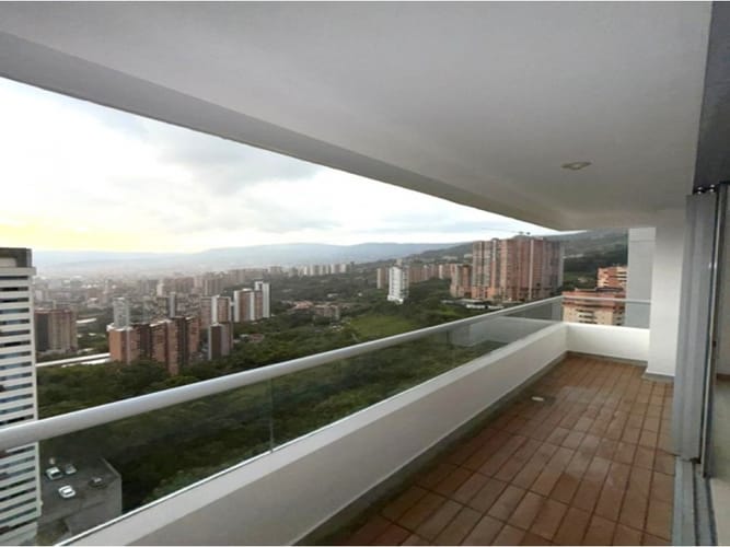 Apartamento de 3 alcobas en venta en Las Lomitas, Sabaneta, 60 m² · foto 2 de 21