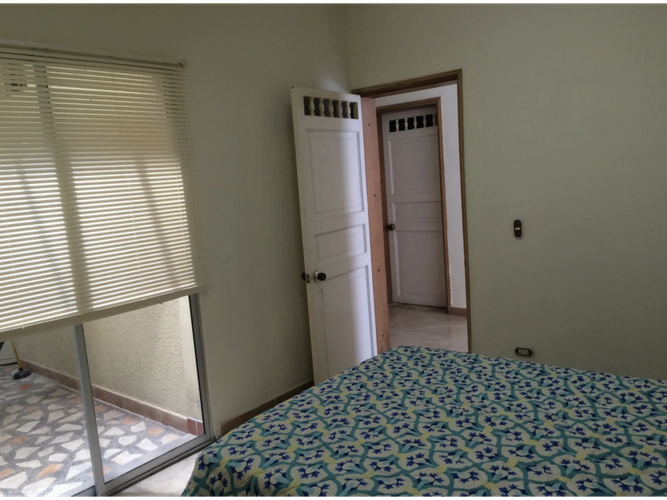 Casa de 8 alcobas en venta en Laureles, Medellín, 306 m² · foto 10 de 13