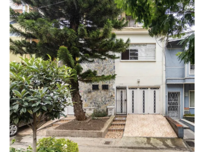 Casa de 8 alcobas en venta en Laureles, Medellín, 306 m² · foto 13 de 13