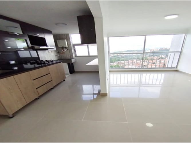 Apartamento de 3 alcobas en venta en Loma De Los Bernal, Medellín, 53 m² · foto 2 de 22