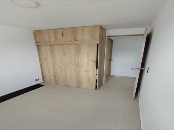 Apartamento de 3 alcobas en venta en Loma De Los Bernal, Medellín, 53 m² · foto 11 de 22