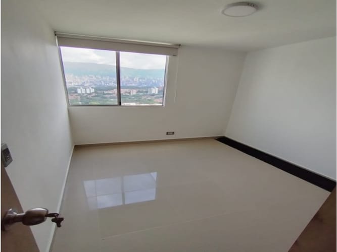 Apartamento de 3 alcobas en venta en Loma De Los Bernal, Medellín, 53 m² · foto 13 de 22