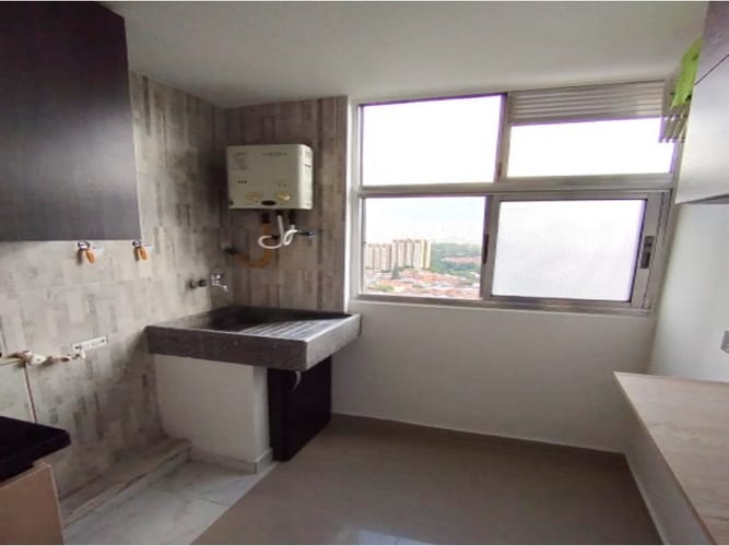 Apartamento de 3 alcobas en venta en Loma De Los Bernal, Medellín, 53 m² · foto 17 de 22