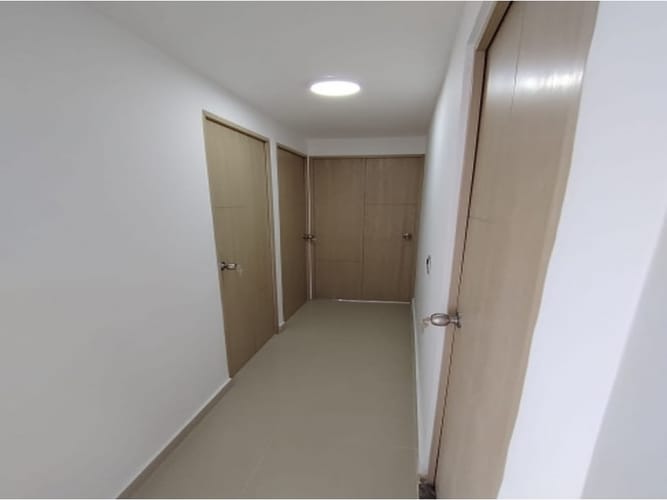 Apartamento de 3 alcobas en venta en Loma De Los Bernal, Medellín, 53 m² · foto 18 de 22