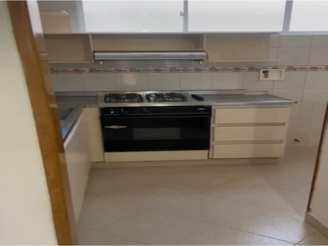 Apartamento de 2 alcobas en venta en Laureles, Medellín, 63 m² · foto 3 de 16
