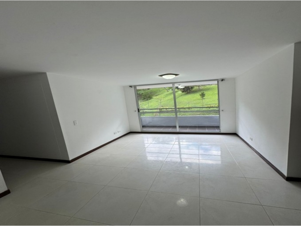Apartamento en venta en Rodeo Alto, Medellín · foto 2 de 21