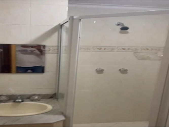 Apartamento de 2 alcobas en venta en Laureles, Medellín, 63 m² · foto 10 de 16