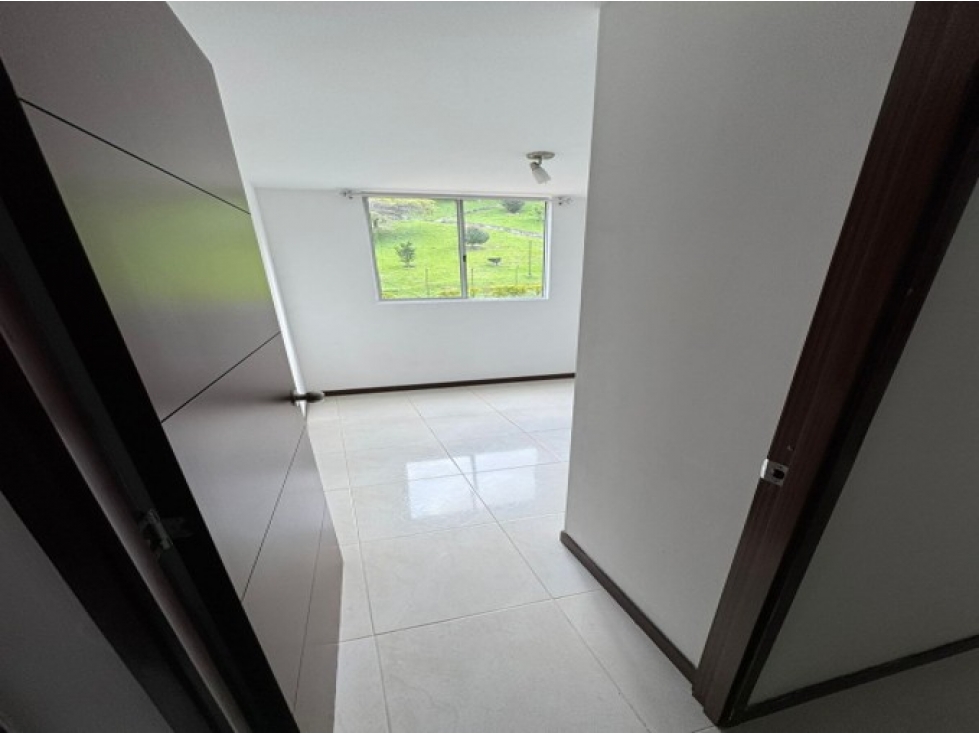 Apartamento en venta en Rodeo Alto, Medellín · foto 7 de 21