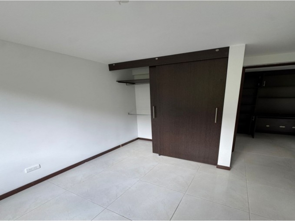 Apartamento en venta en Rodeo Alto, Medellín · foto 8 de 21