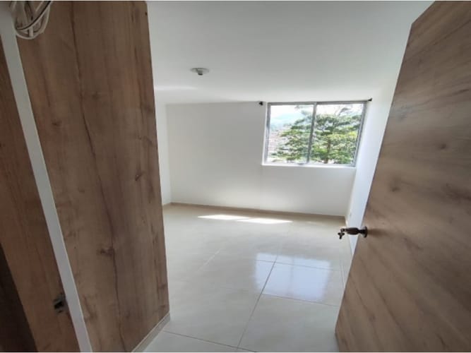 Casa de 3 alcobas en venta en La Playita, La Estrella, 54 m² · foto 3 de 8