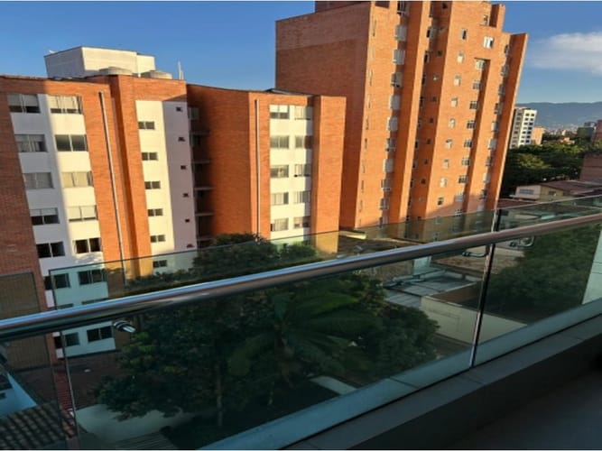 Apartamento en venta en Laureles, Medellín · foto 2 de 19