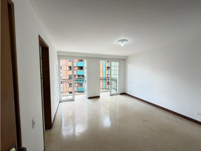 Apartamento de 5 alcobas en venta en Las Acacias, Medellín, 170 m² · foto 2 de 24