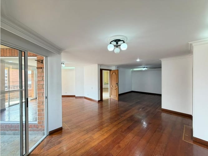 Apartamento de 5 alcobas en venta en Las Acacias, Medellín, 170 m² · foto 3 de 24