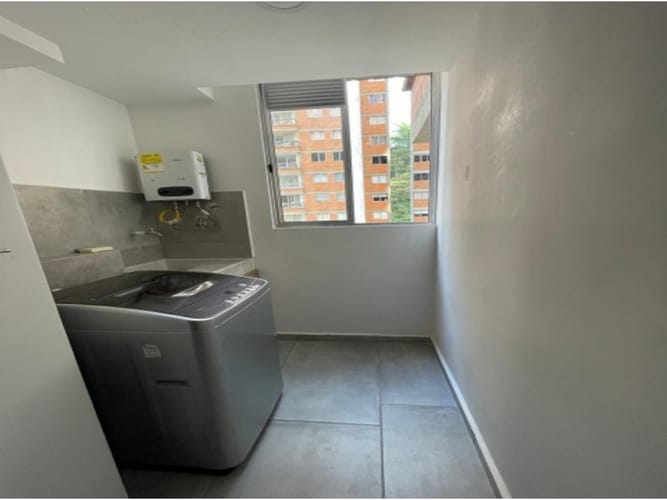 Apartamento de 2 alcobas en venta en San Jose, Sabaneta, 56 m² · foto 12 de 16