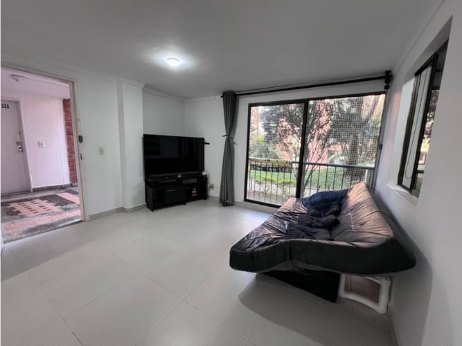 Apartamento de 2 alcobas en venta en Laureles, Medellín, 47 m² · foto 9 de 22