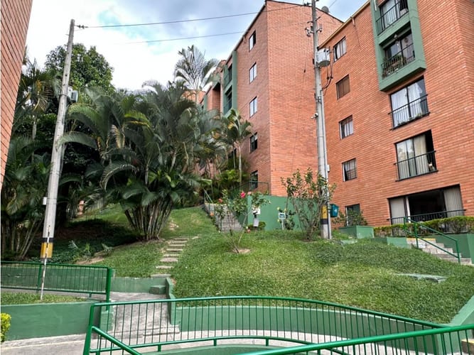 Apartamento de 2 alcobas en venta en Laureles, Medellín, 47 m² · foto 21 de 22