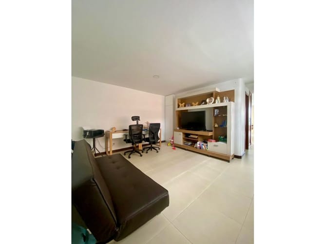 Casa de 3 alcobas en venta en Estadio, Medellín, 142 m² · foto 3 de 18