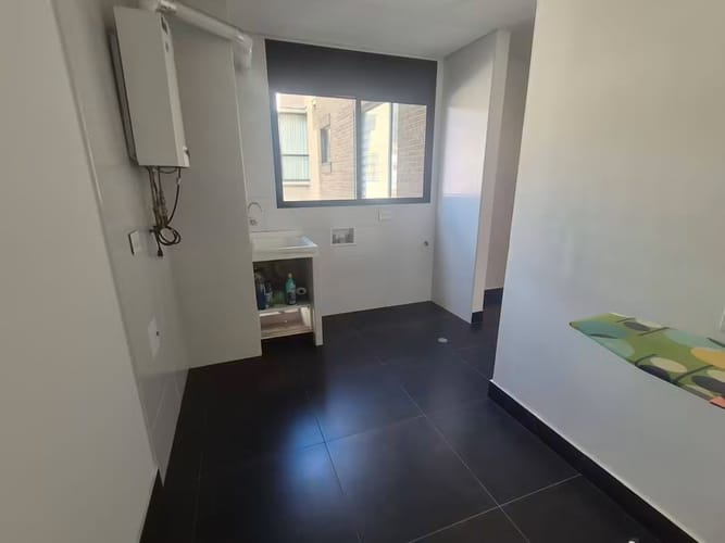 Apartamento de 3 alcobas en venta en Santa Barbara Central, Bogotá, 128 m² · foto 5 de 19