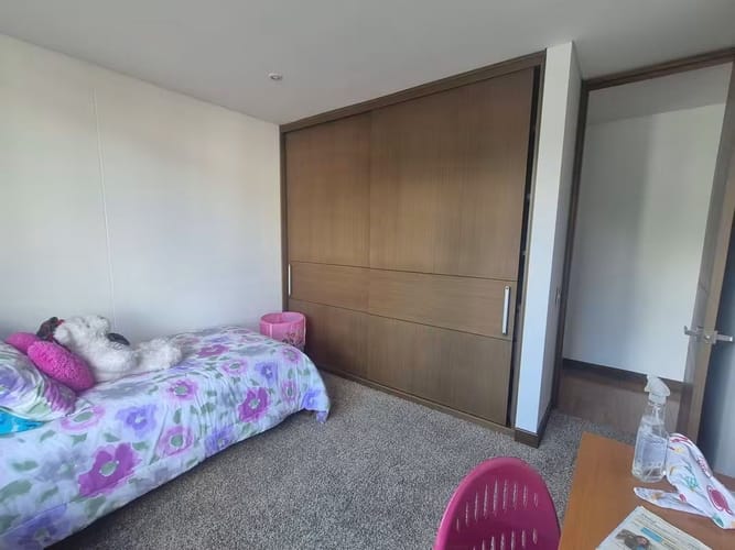 Apartamento de 3 alcobas en venta en Santa Barbara Central, Bogotá, 128 m² · foto 13 de 19