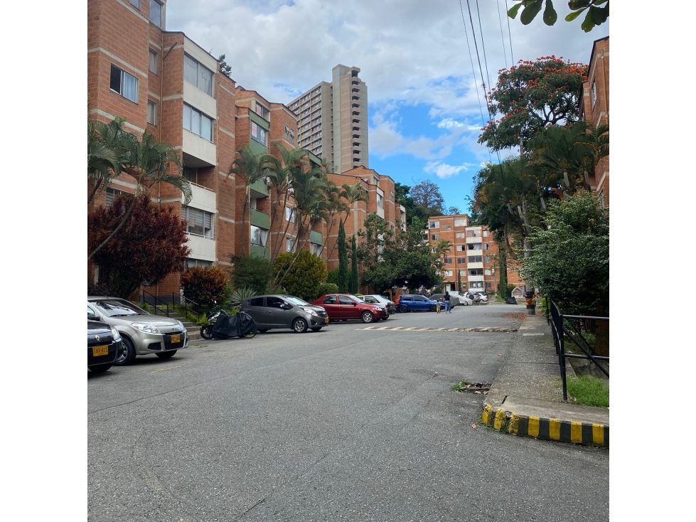 Apartamento en venta en Calasanz Parte Alta, Medellín · foto 8 de 12