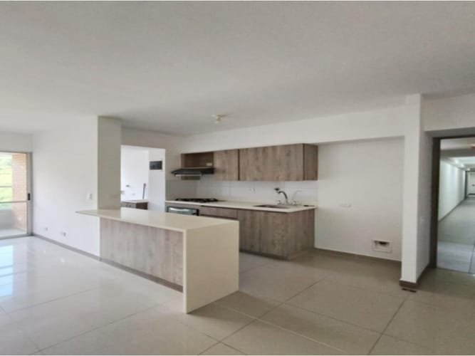 Apartamento de 3 alcobas en venta en Maria Auxiliadora, Sabaneta, 72 m² · foto 3 de 13