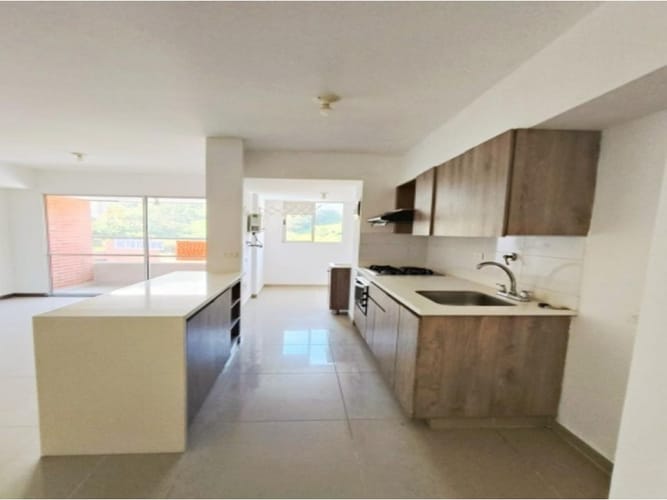 Apartamento de 3 alcobas en venta en Maria Auxiliadora, Sabaneta, 72 m² · foto 4 de 13