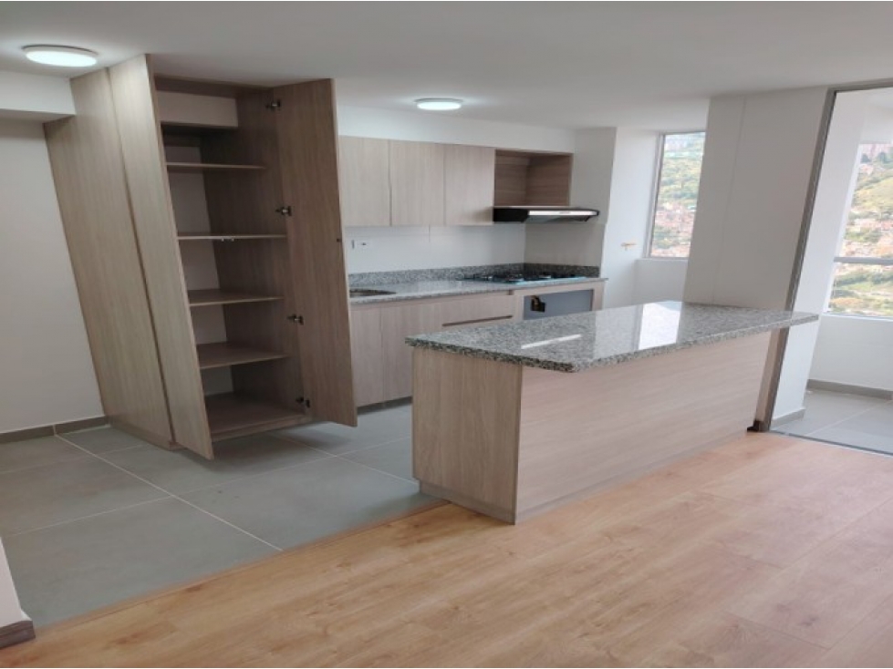Apartamento en venta en Calasanz, Medellín · foto 3 de 13
