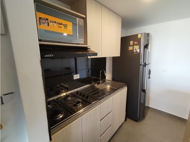 Apartamento de 2 alcobas en venta en San Jose, Sabaneta, 58 m² · foto 3 de 13