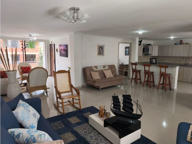 Apartamento de 4 alcobas en venta en Laureles, Medellín, 158 m² · foto 4 de 24
