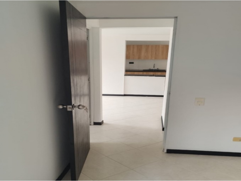 Apartamento en venta en Loma Del Indio, Medellín · foto 18 de 19