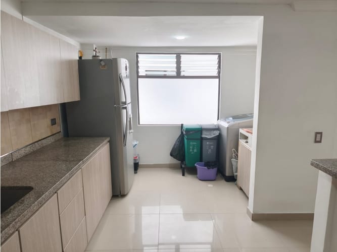 Apartamento de 4 alcobas en venta en Laureles, Medellín, 158 m² · foto 13 de 24