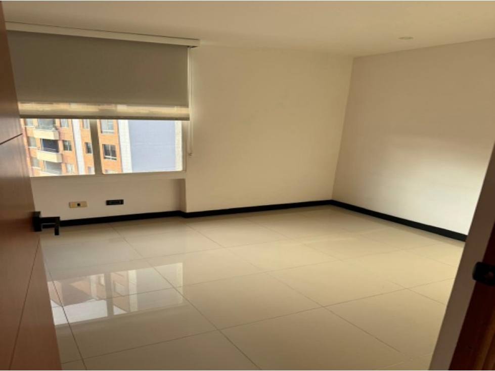 Apartamento en venta en El Poblado, Medellín · foto 5 de 18
