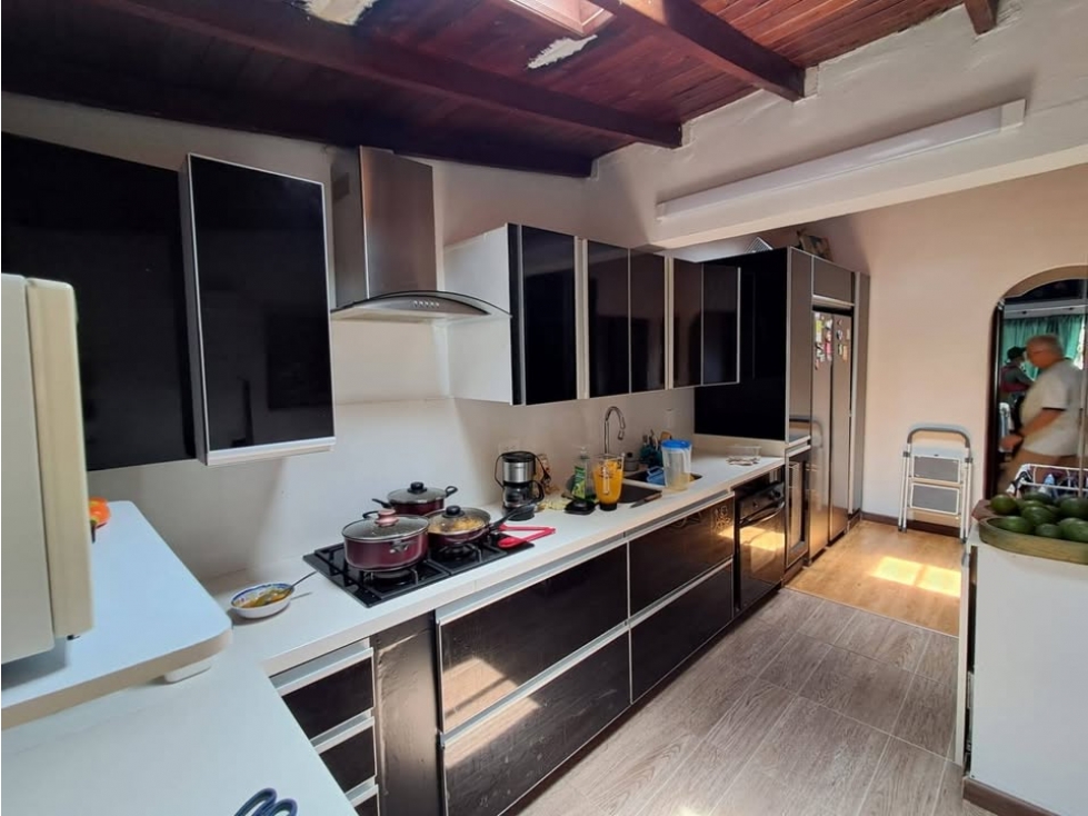 Apartamento en venta en Rodeo Alto, Medellín · foto 2 de 8