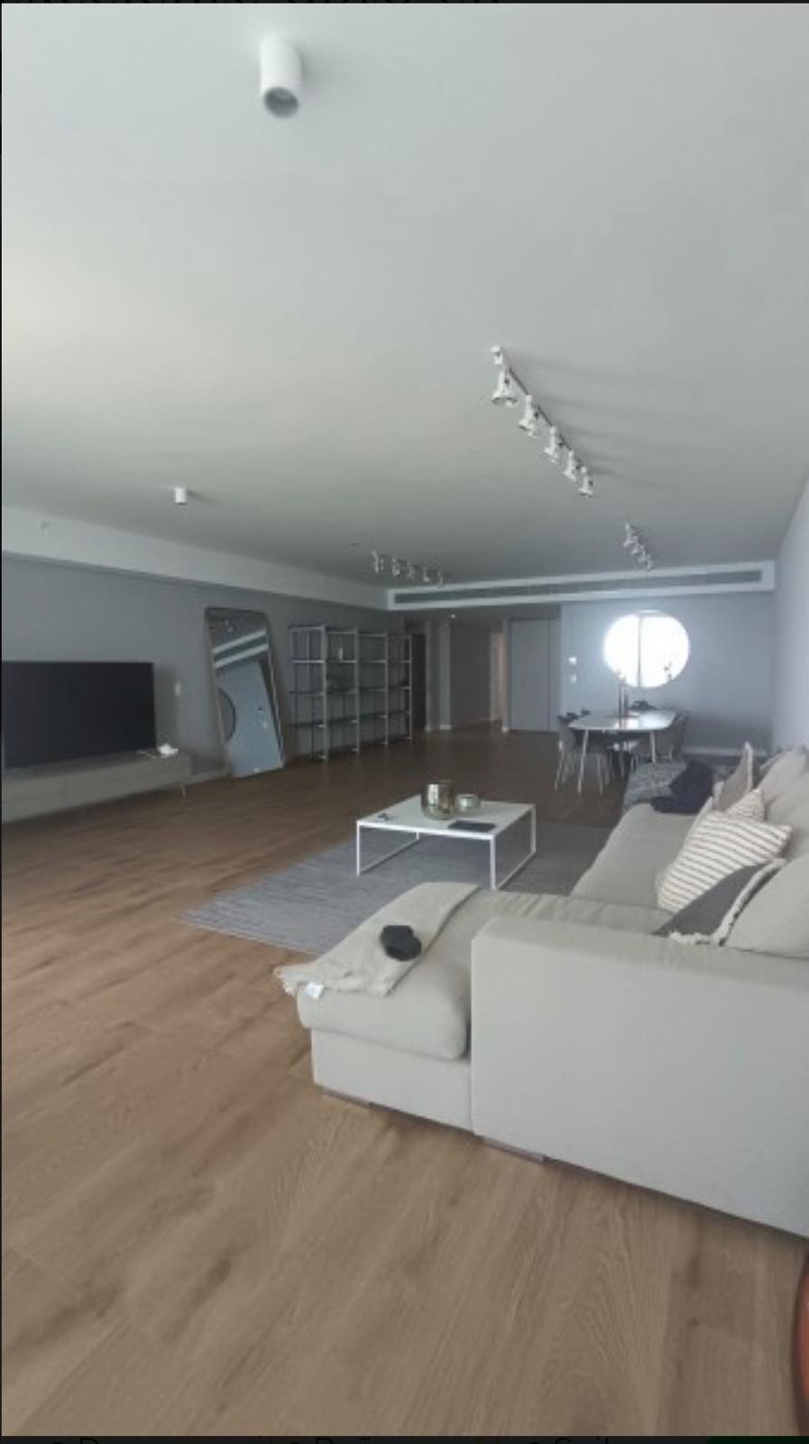 Alquiler ANUAL Exclusivo: Apartamento Moderno con Vistas Panorámicas en Trump Tower Punta del Este. (Unidad Compartida 2 inmob.). Unidad 1203 · Foto 5