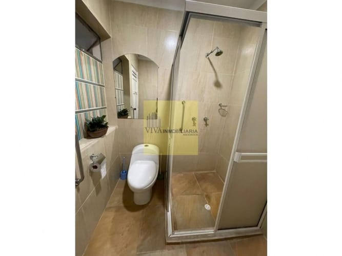 Casa de 5 alcobas en venta en Laureles, Medellín, 358 m² · foto 7 de 8