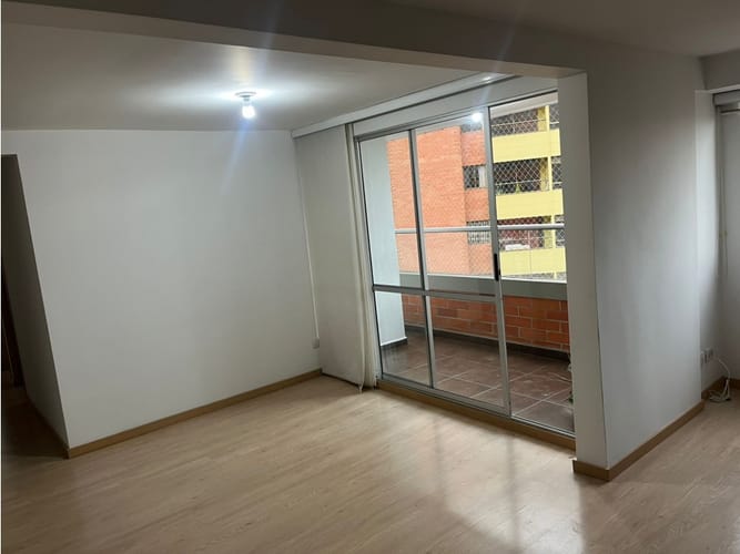 Apartamento de 3 alcobas en venta en San Joaquin, Sabaneta, 75 m² · foto 20 de 23