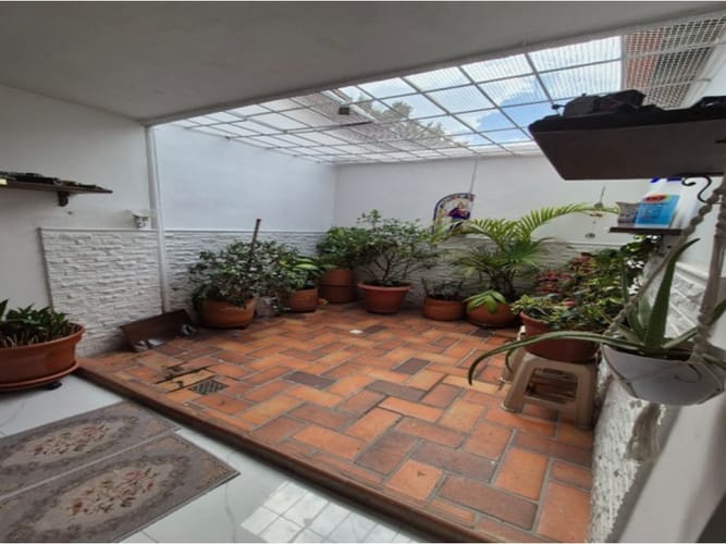 Casa de 6 alcobas en venta en Laureles, Medellín, 212 m² · foto 17 de 21