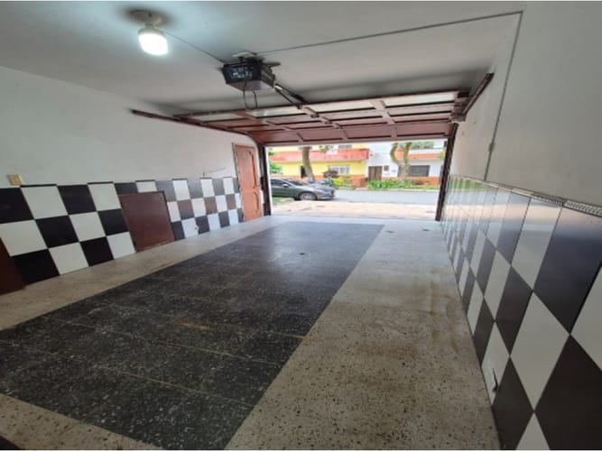 Casa de 6 alcobas en venta en Laureles, Medellín, 212 m² · foto 21 de 21