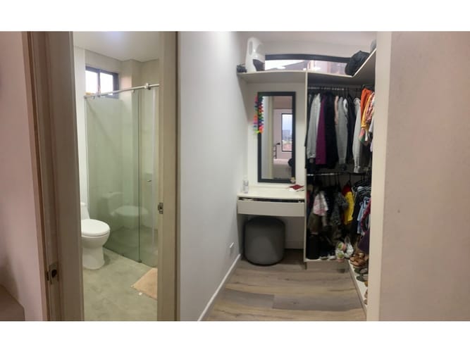 Casa de 5 alcobas en venta en Loma Del Escobero, Envigado, 215 m² · foto 8 de 12